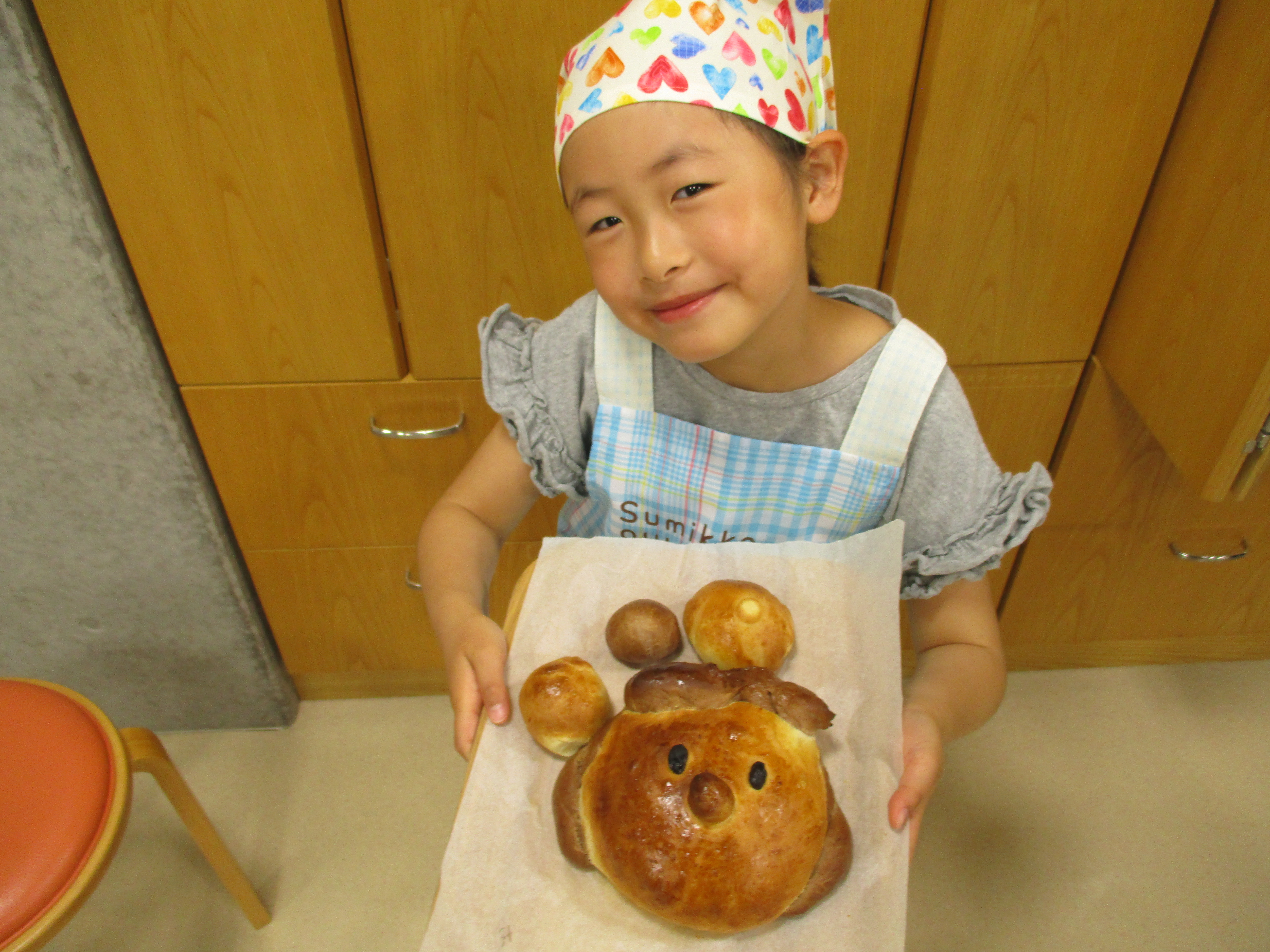 お料理教室「母の日に贈る似顔絵パン」